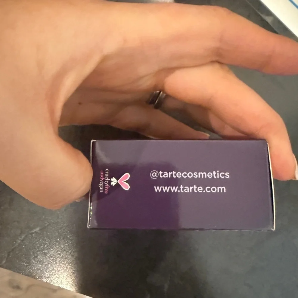 Tarte Creaseless Setting Powder in Purple Box